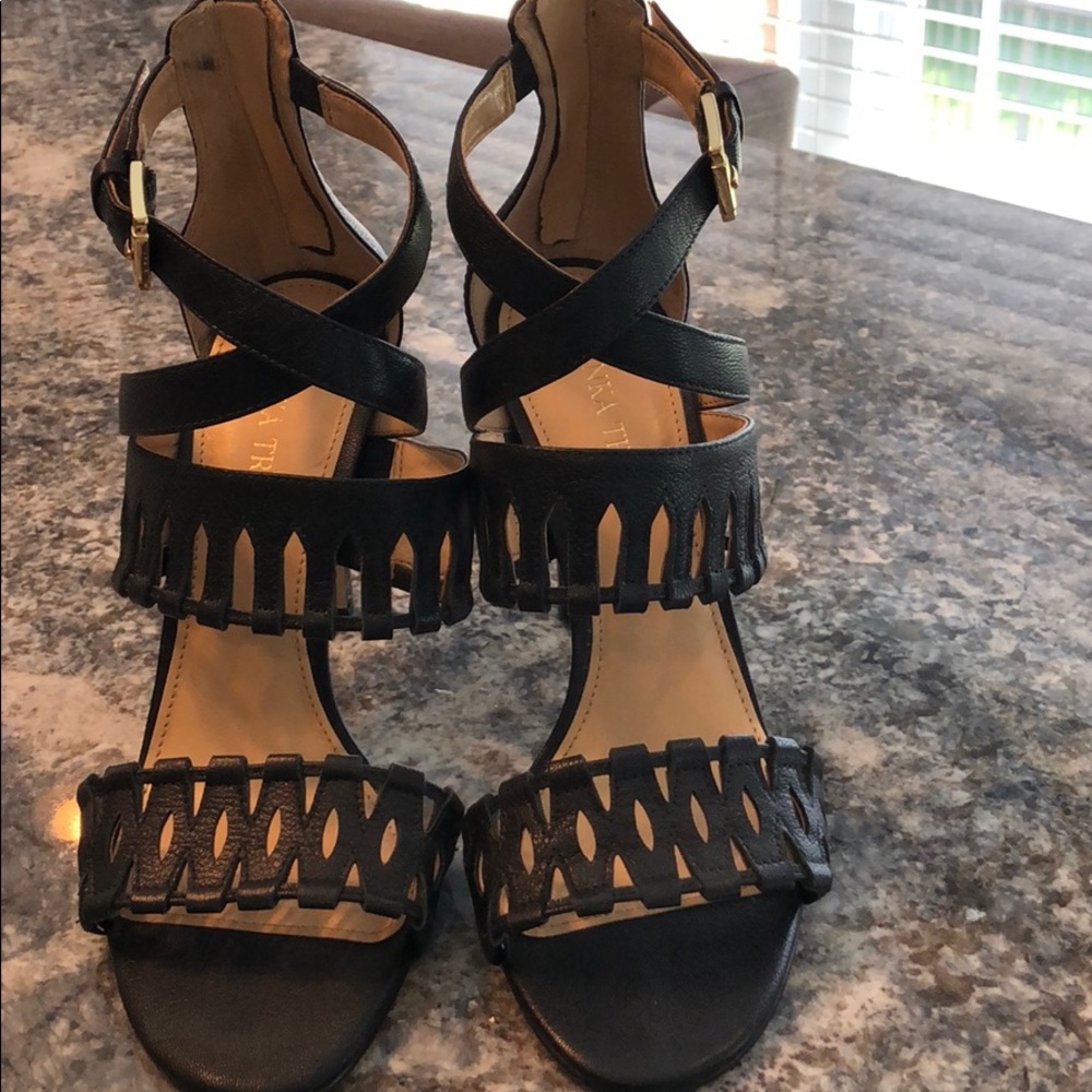 Ivanka Trump black heels
